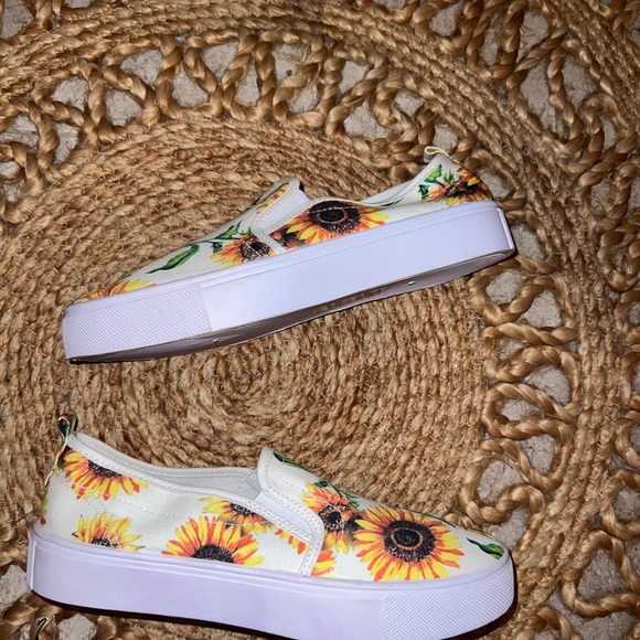 Sunflower print asos canvas slip ons - Picture 3 of 6
